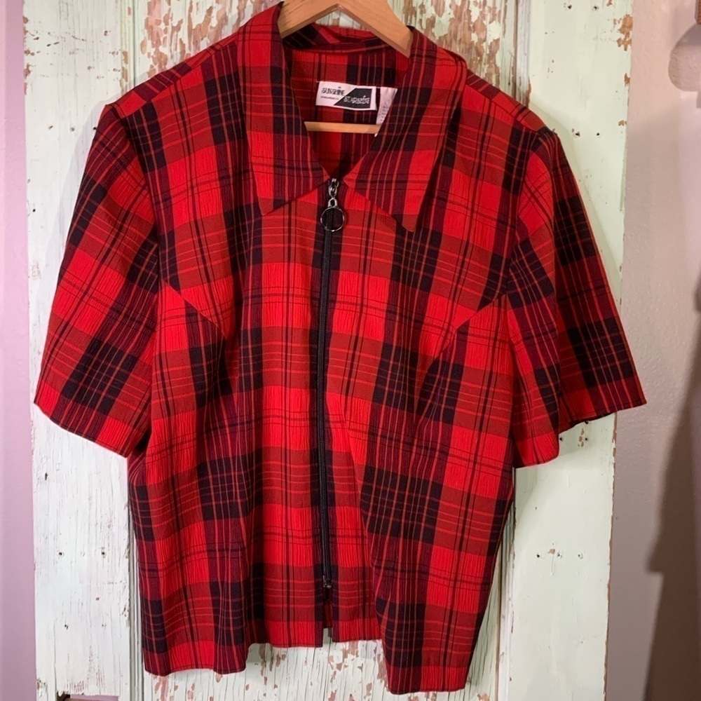 Women’s Sunshine Starshine red and black plaid zip up short sleeve blouse